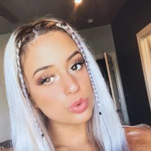 Meet your Posher, Abigail